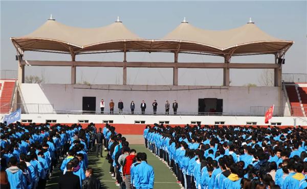 校园文化秀 | 升旗仪式上,总督学张政进行主题演讲